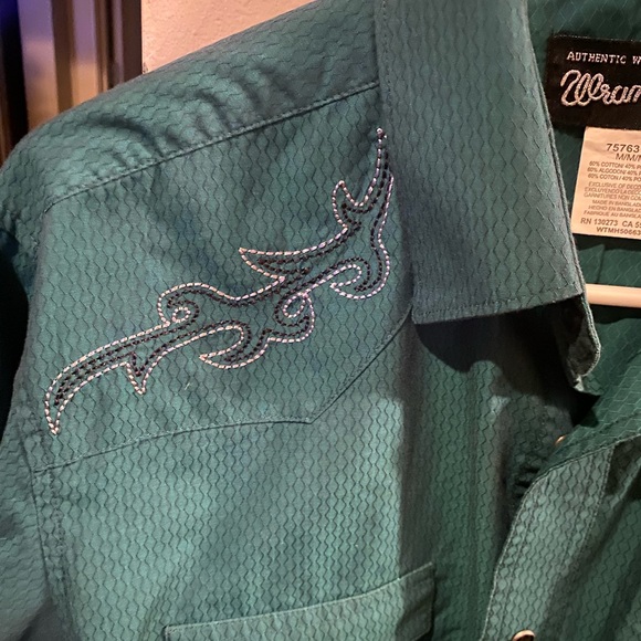 Wrangler western shirt size medium - Picture 2 of 4
